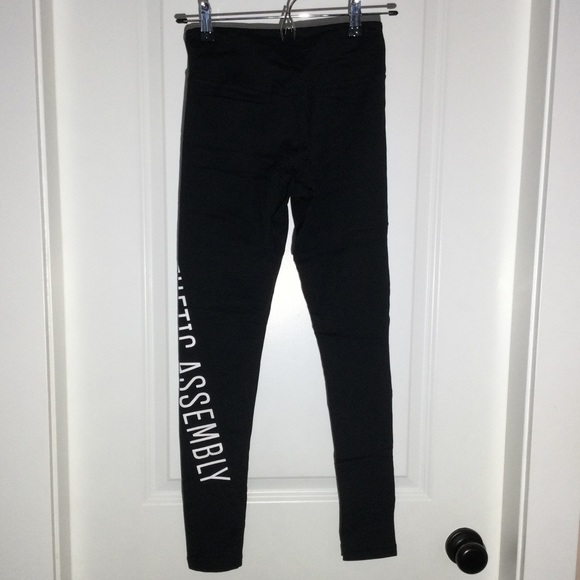 Aesthetic assembly black leggings - Picture 4 of 4